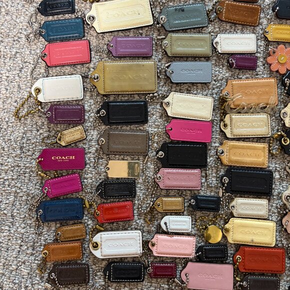 Lot of 98 Coach Hangtags - Picture 4 of 4